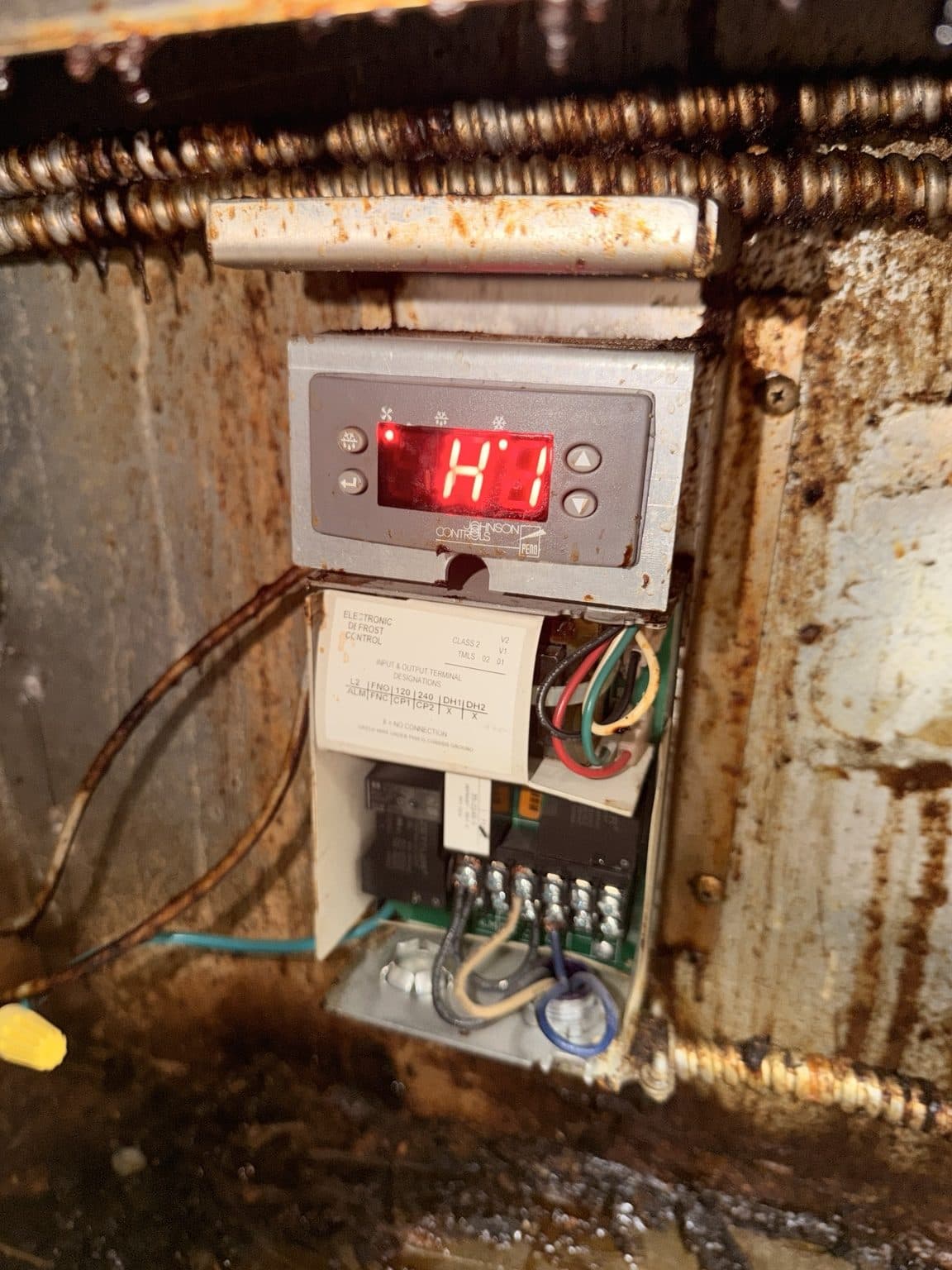 Electronic defrost control display on a commercial refrigeration unit